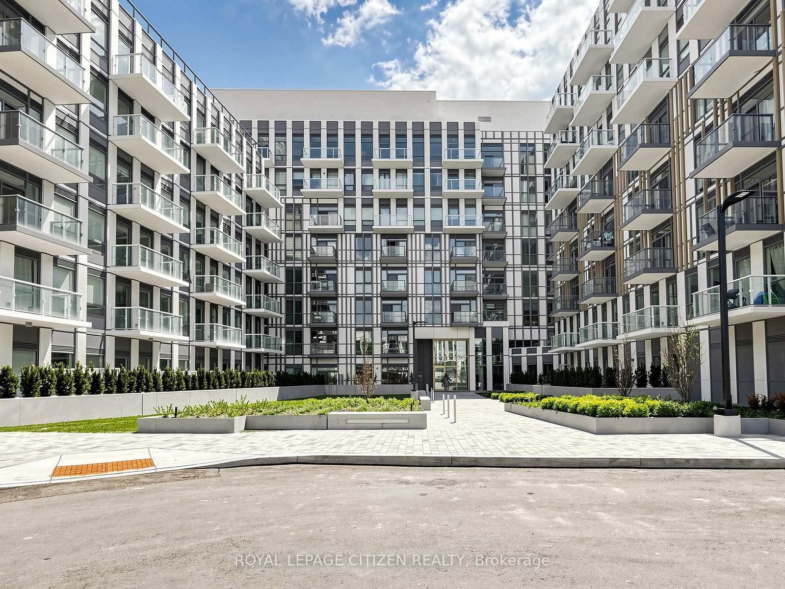 1005 Dundas Street, Unit 814 - Image 1