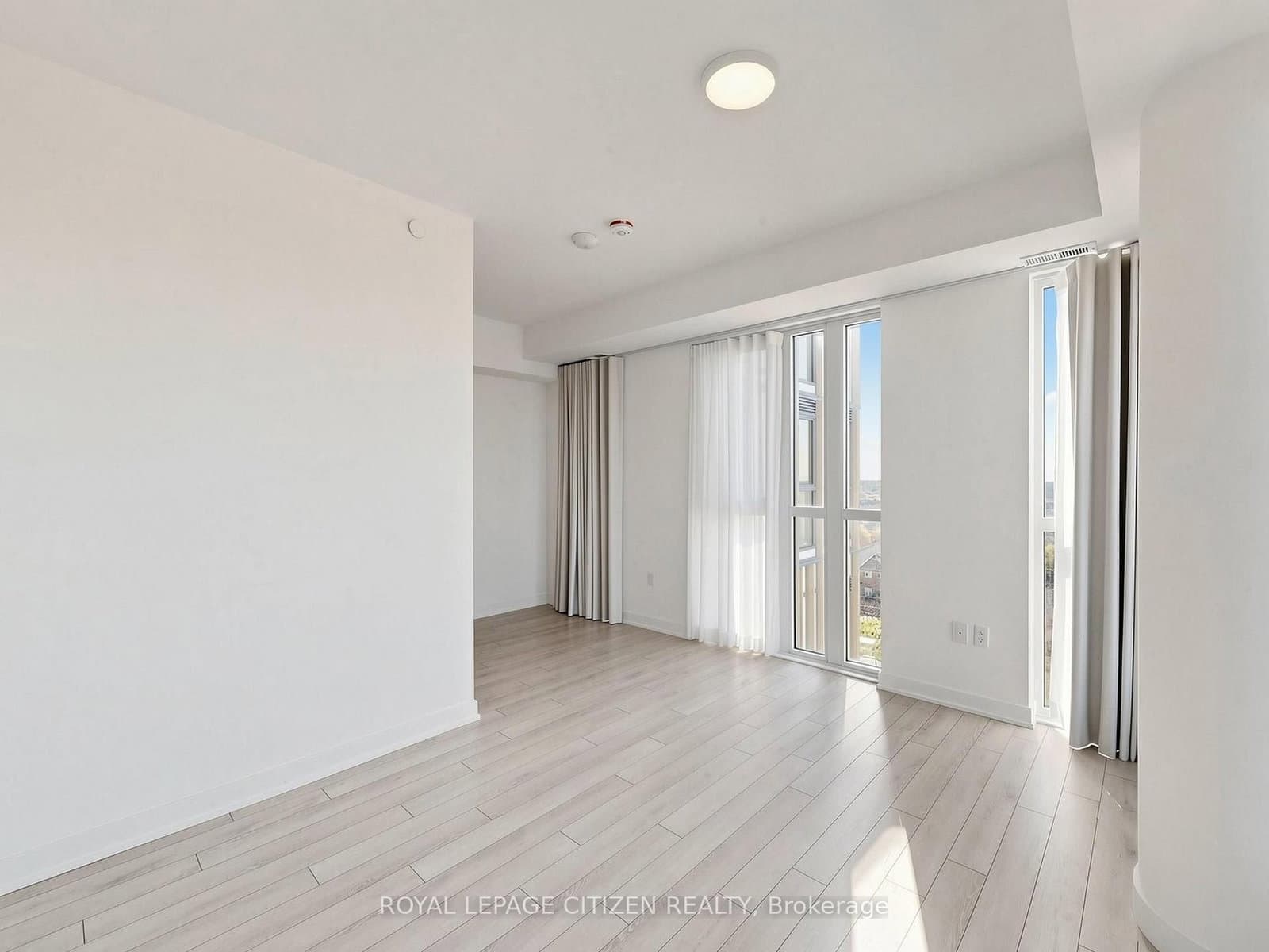 1005 Dundas Street, Unit 814 thumbnail 16