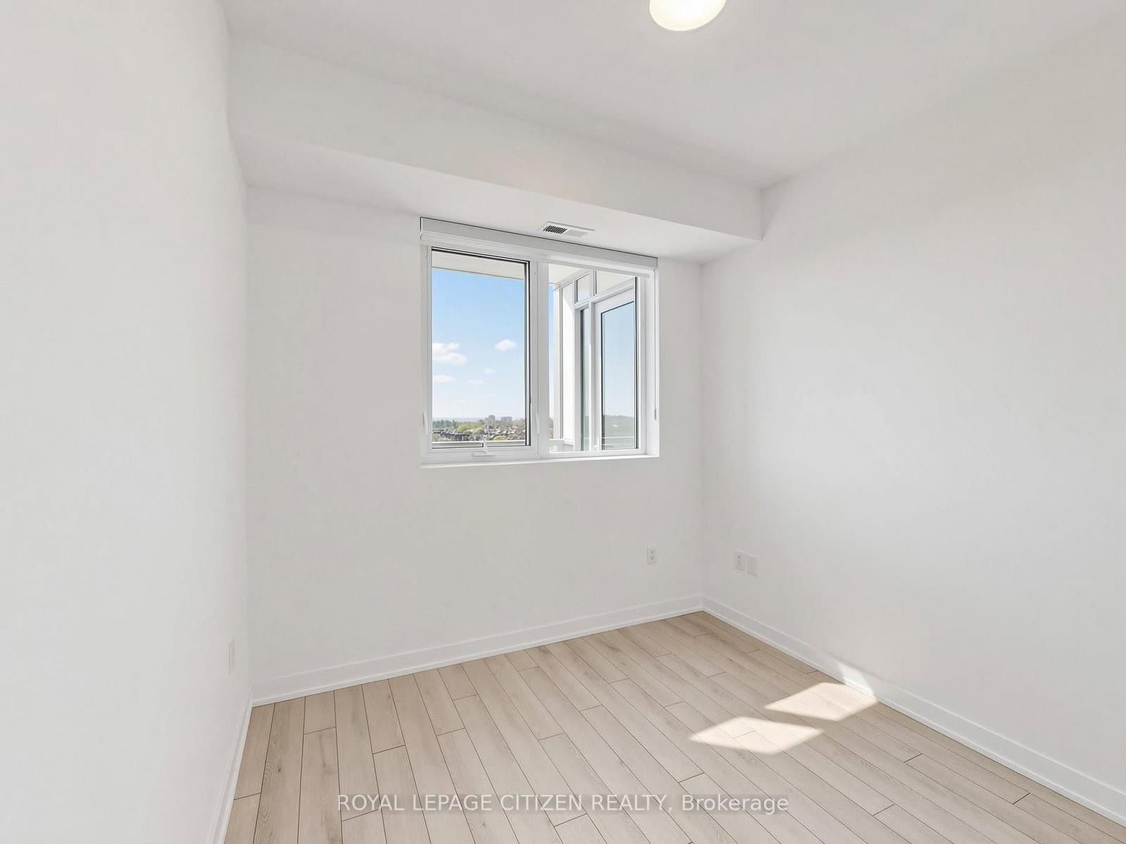 1005 Dundas Street, Unit 814 thumbnail 23