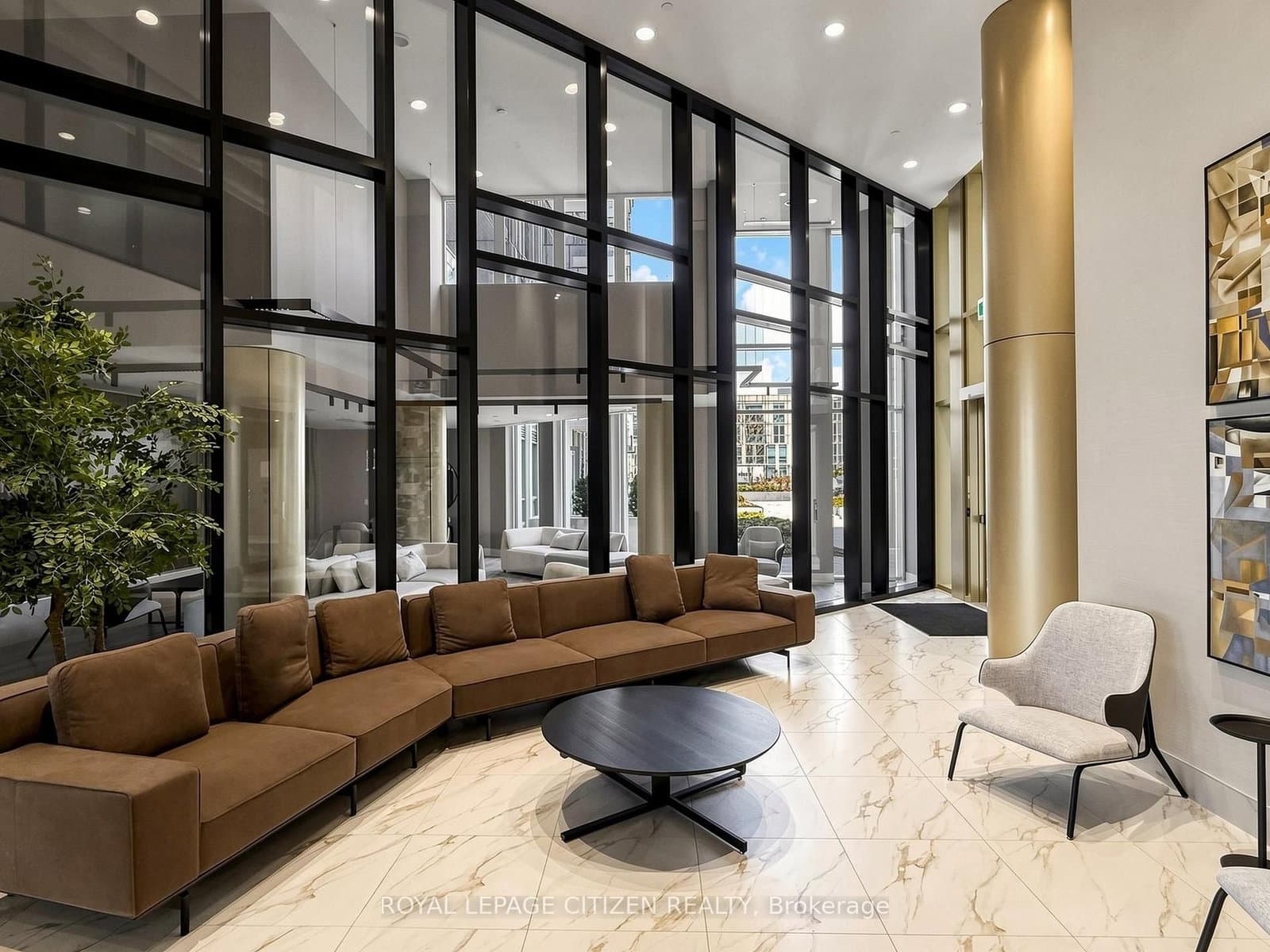 1005 Dundas Street, Unit 814 thumbnail 4