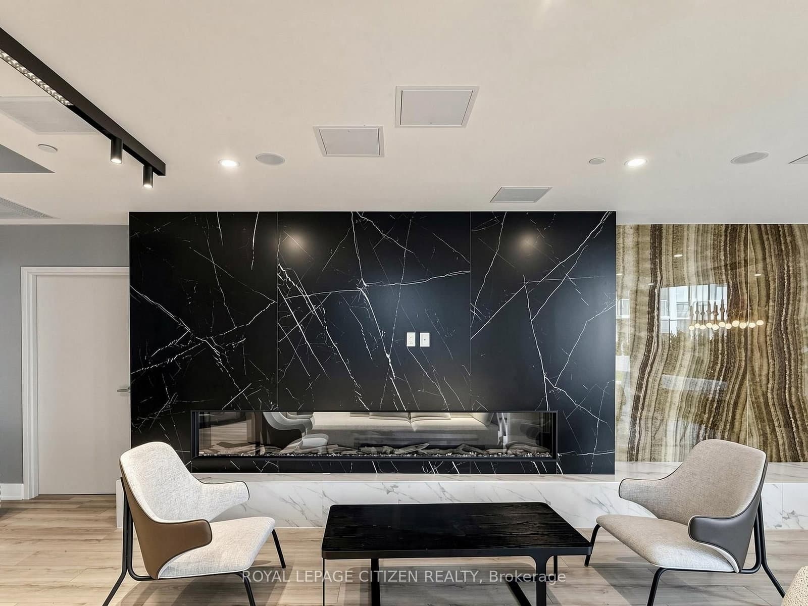 1005 Dundas Street, Unit 814 thumbnail 40