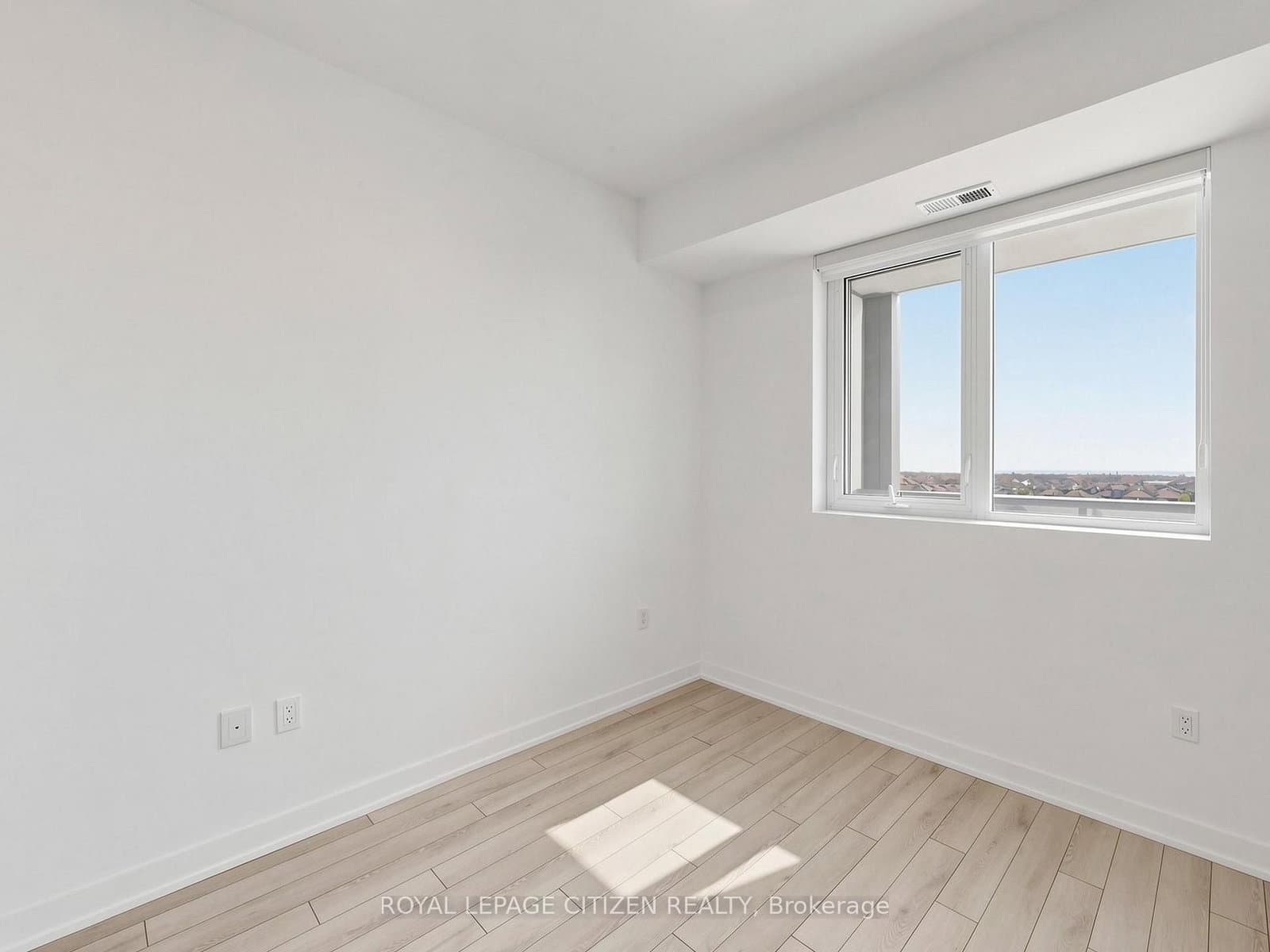 1005 Dundas Street, Unit 814 thumbnail 49