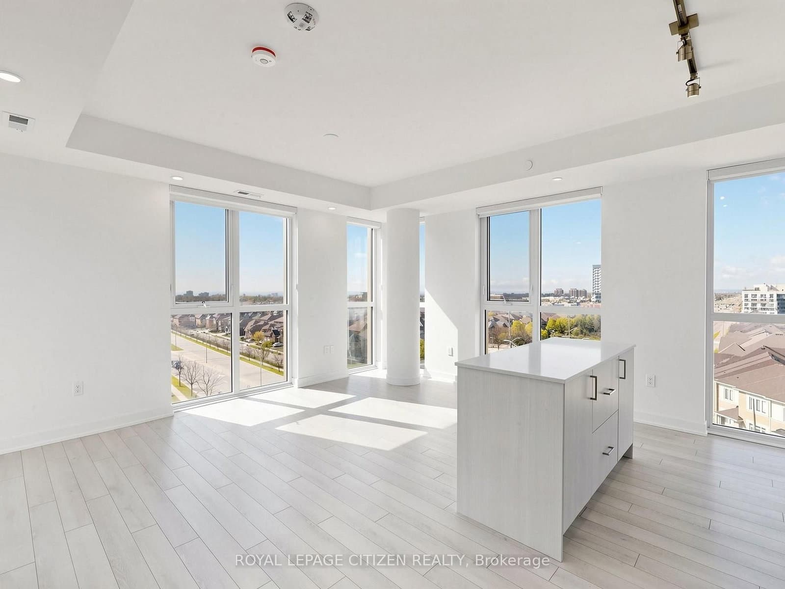 1005 Dundas Street, Unit 814 thumbnail 8