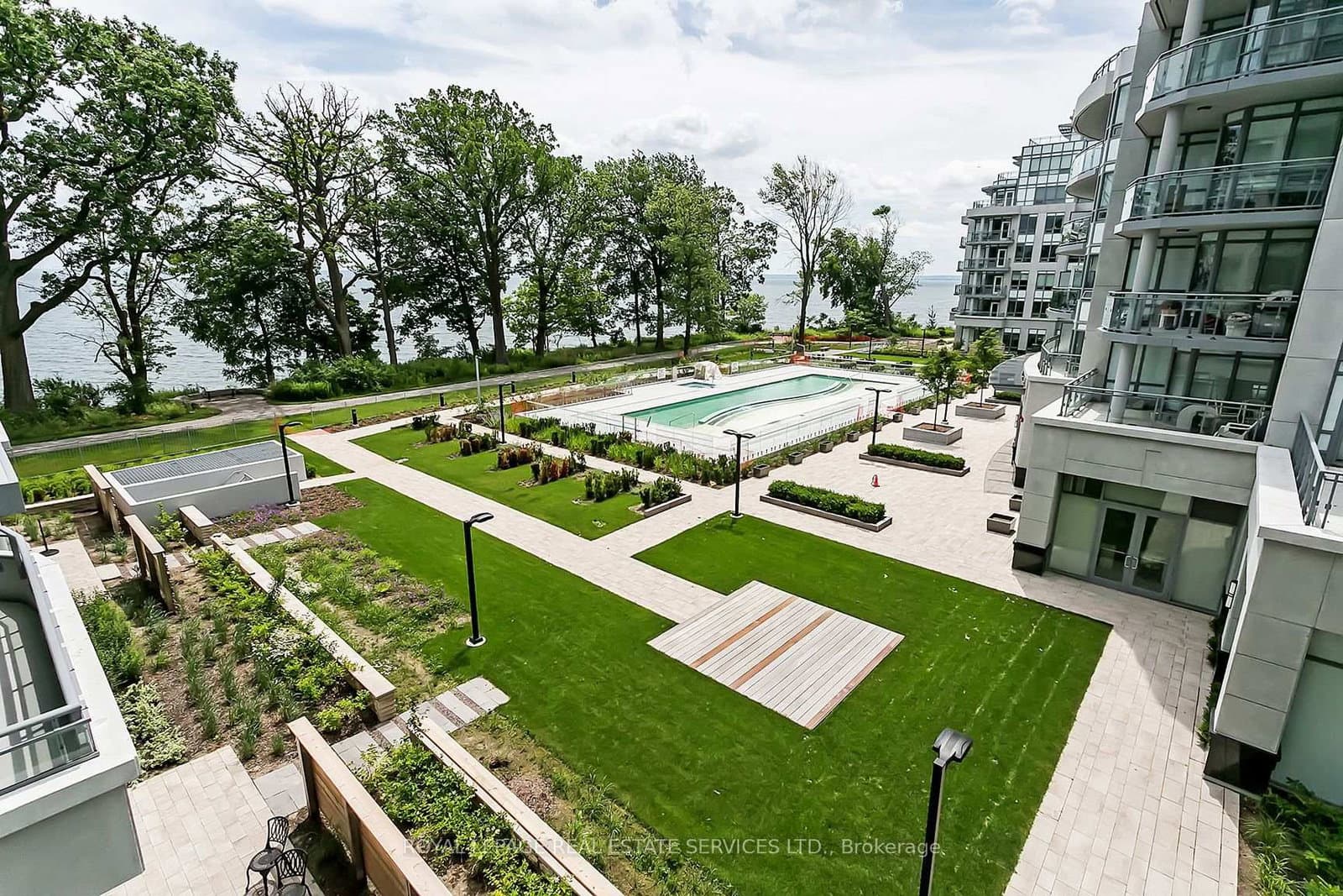 #327 - 3500 Lakeshore Road W