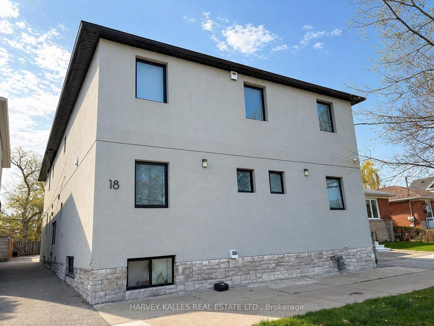 18 Cavell Avenue thumbnail 4