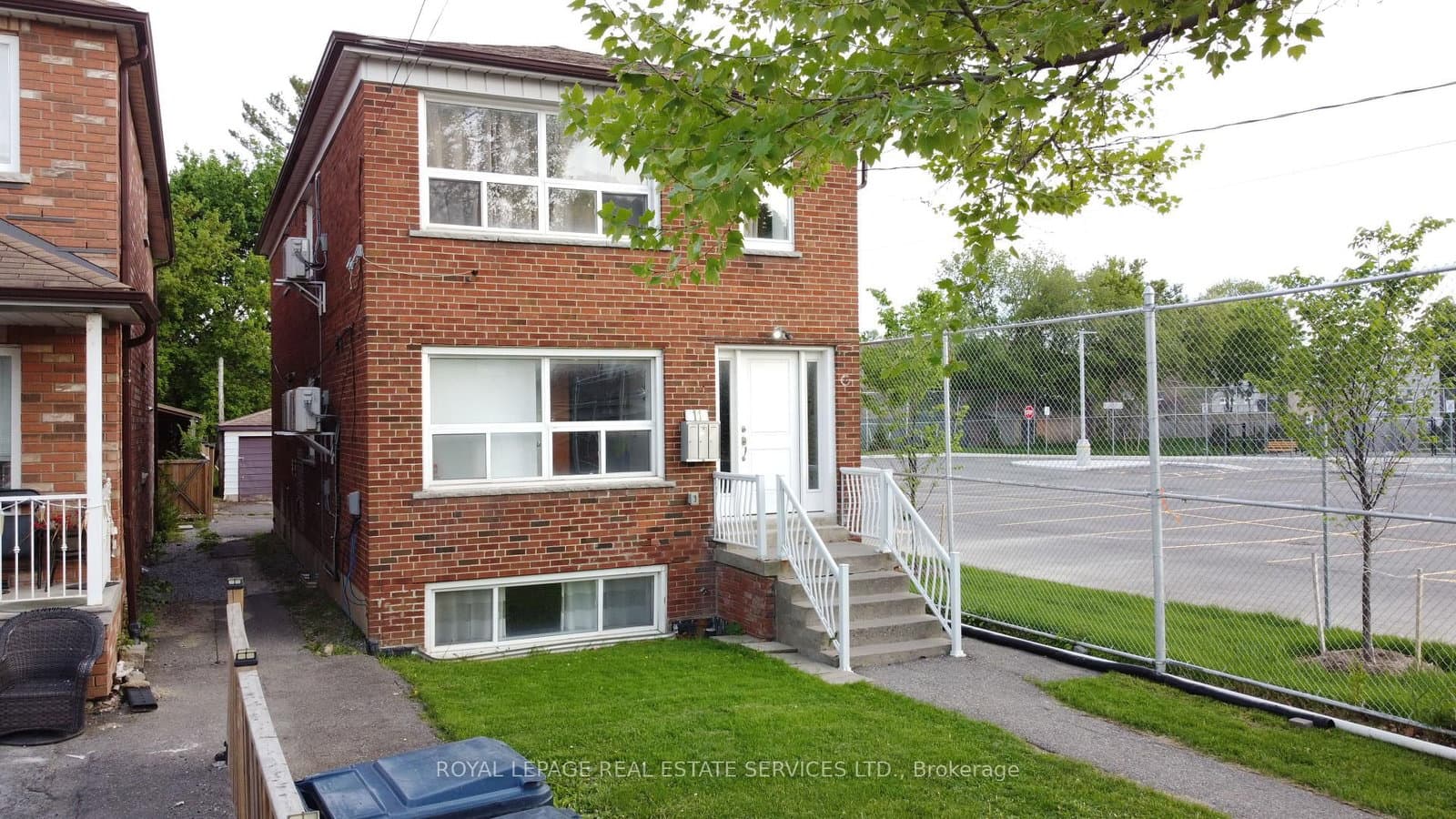 11 Dennis Avenue thumbnail 2