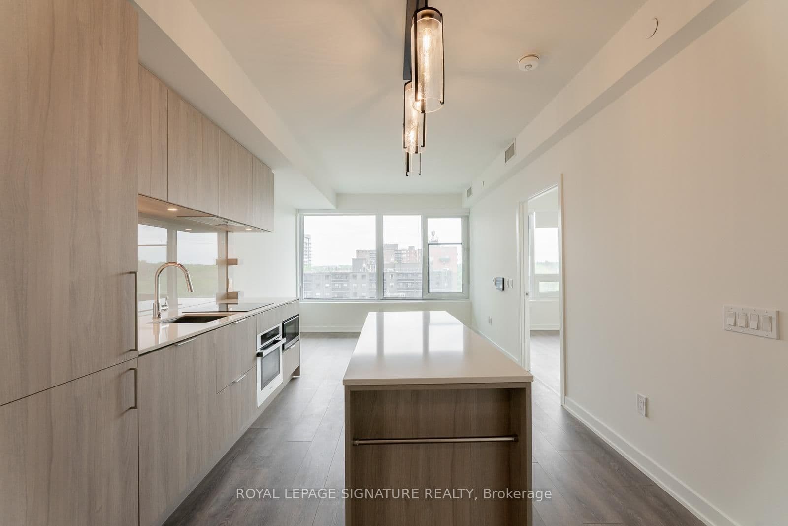 #717 - 28 Ann Street