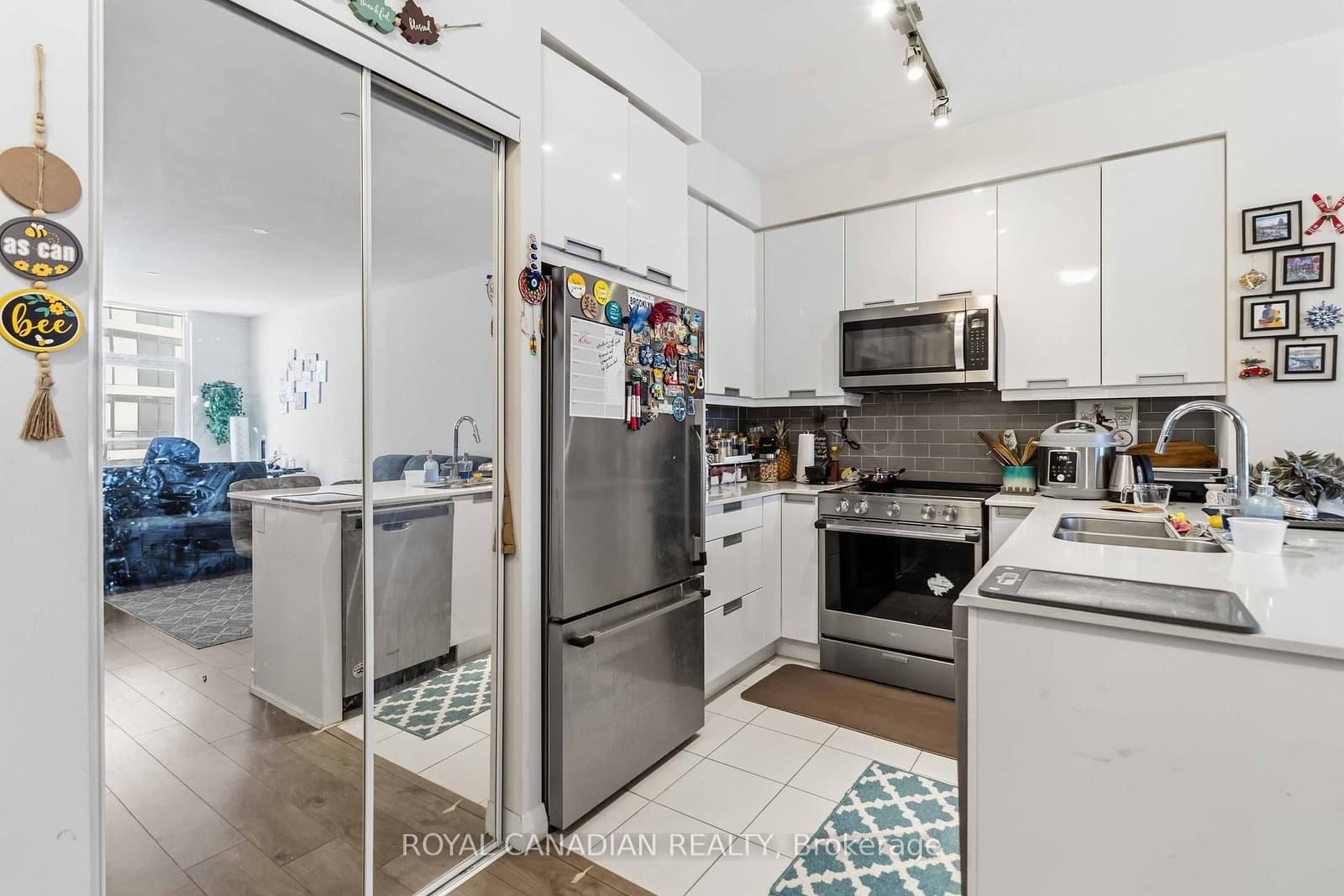 65 Watergarden Drive, Unit 1501 thumbnail 16