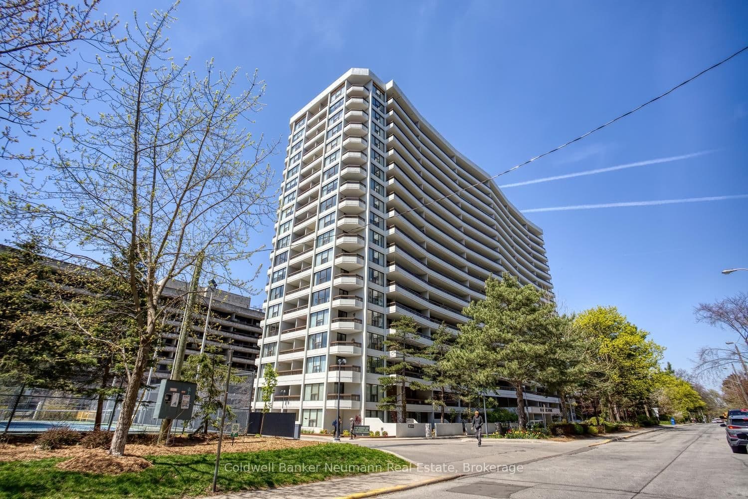 #1501 - 100 Quebec Avenue