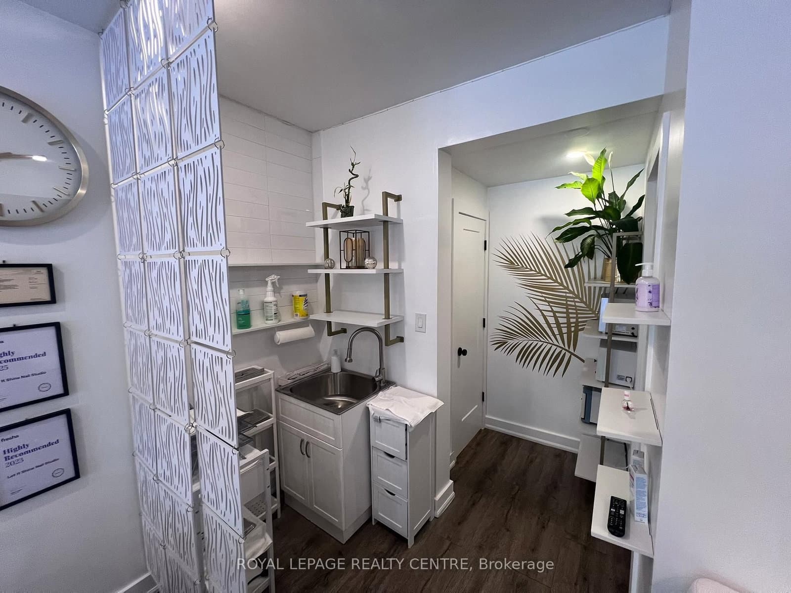 745 Lakeshore Road E thumbnail 6