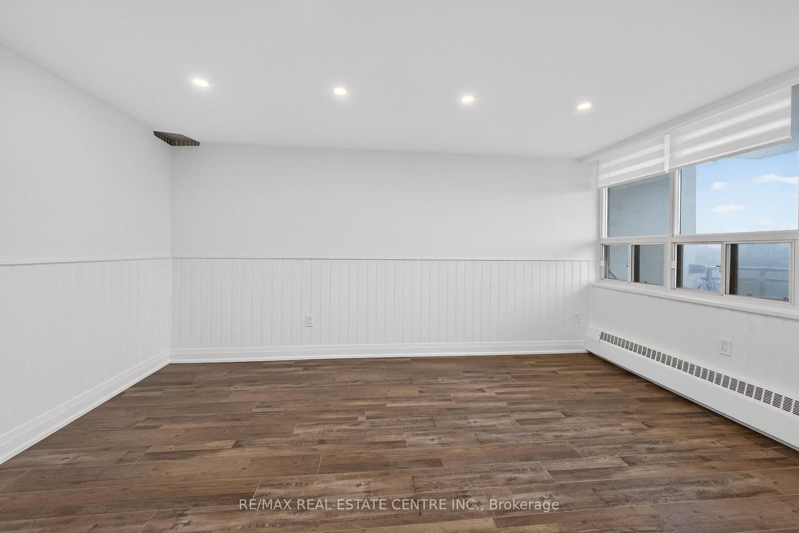 212 Kerr Street, Unit 702 thumbnail 10