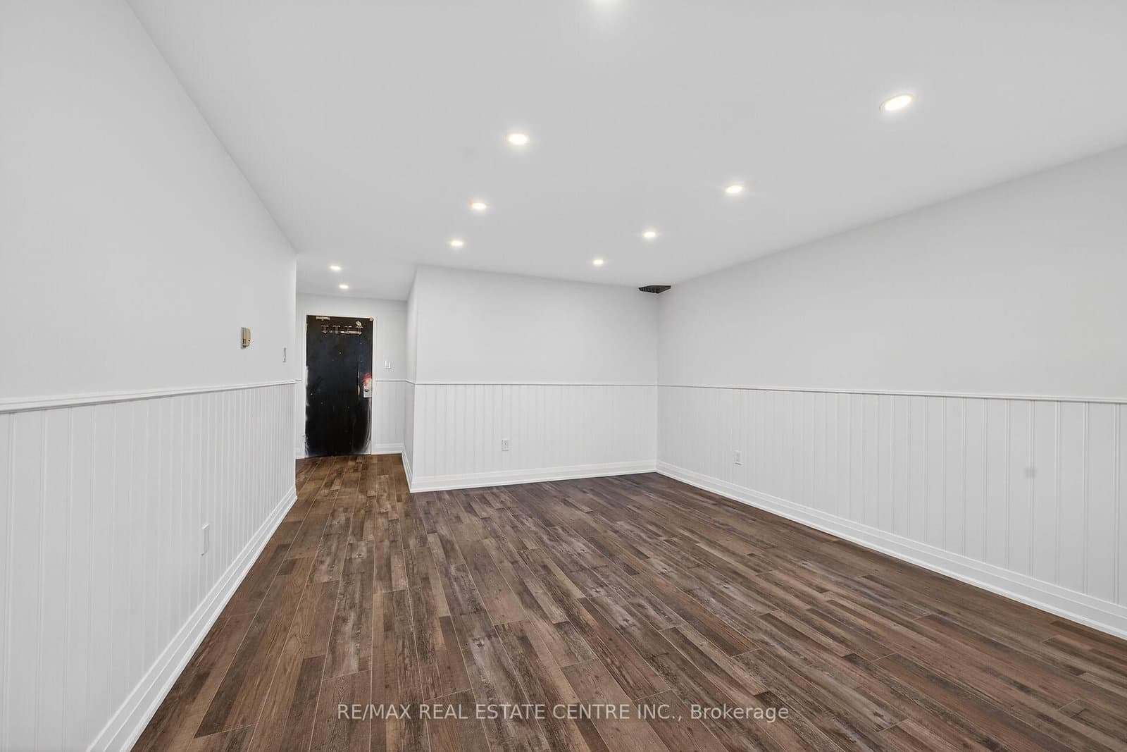 212 Kerr Street, Unit 702 thumbnail 11