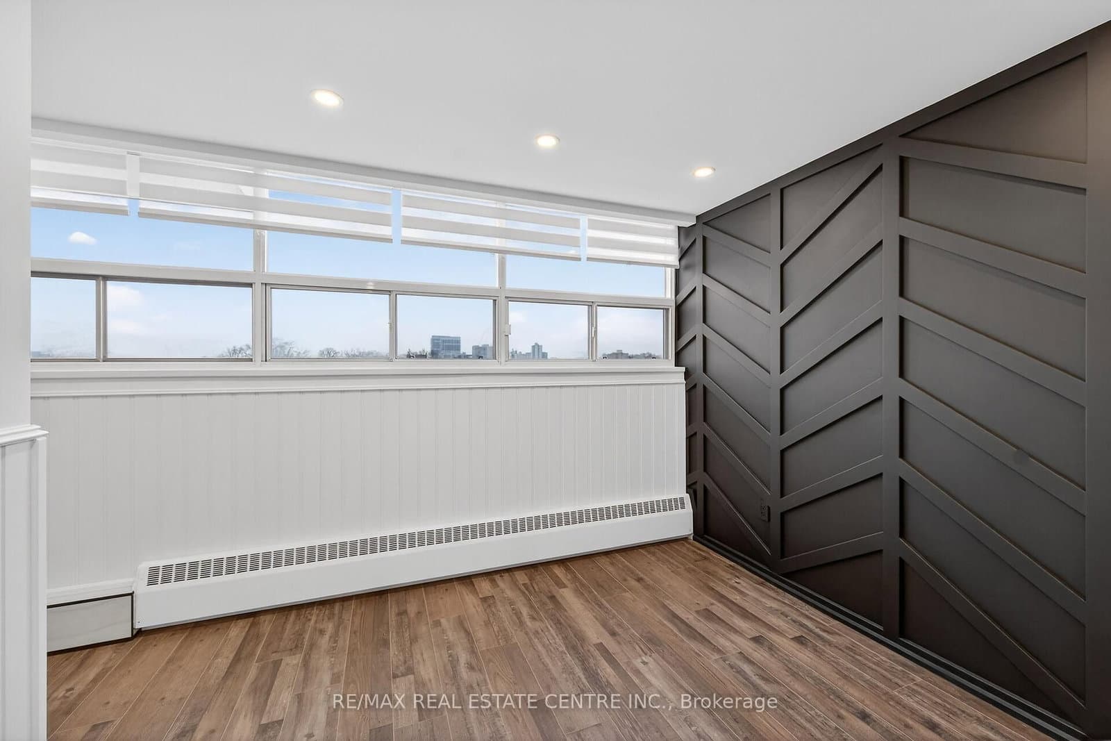 212 Kerr Street, Unit 702 thumbnail 14