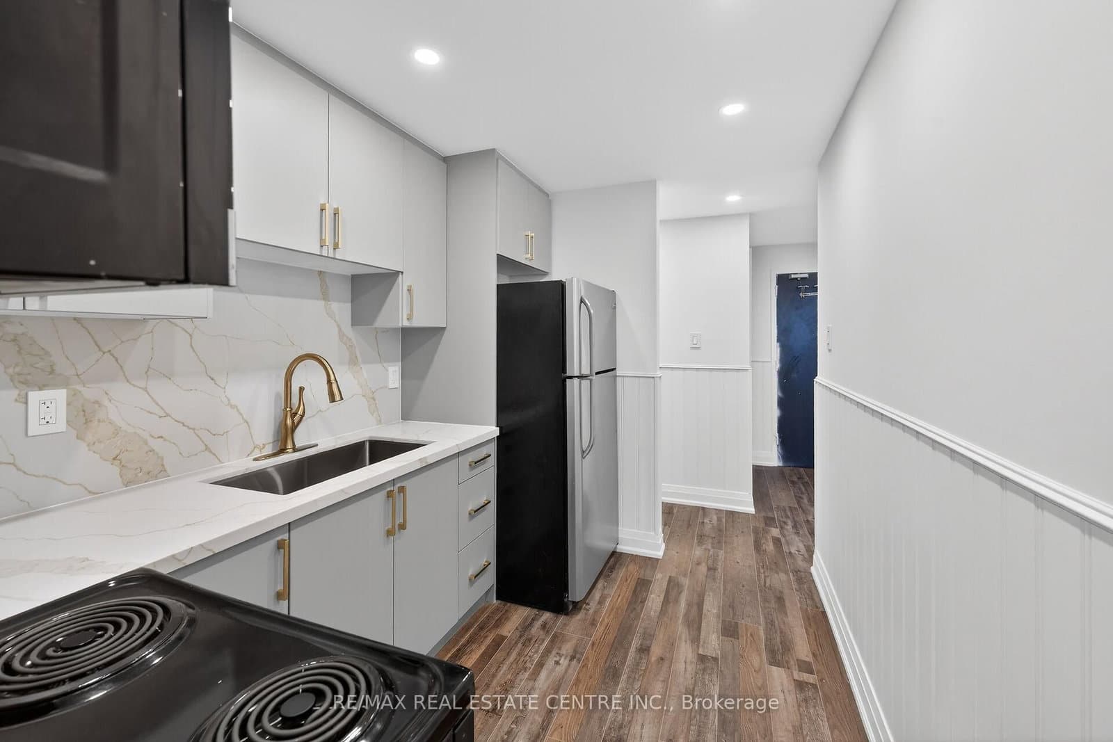 212 Kerr Street, Unit 702 thumbnail 16