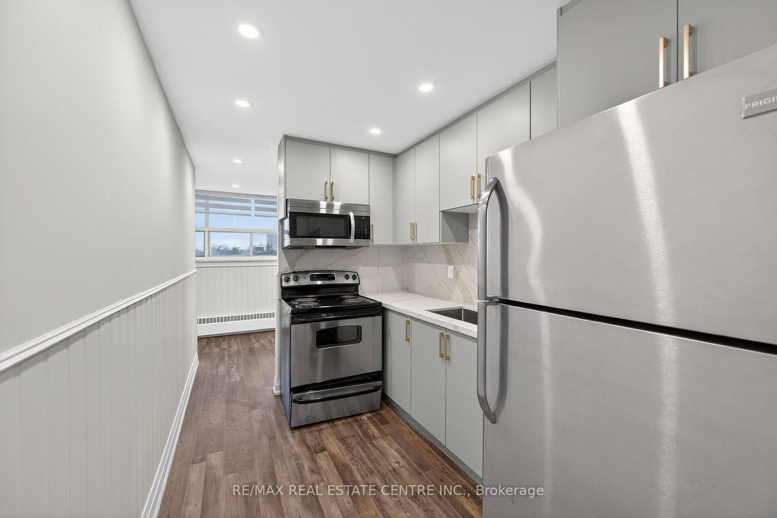 212 Kerr Street, Unit 702 thumbnail 18