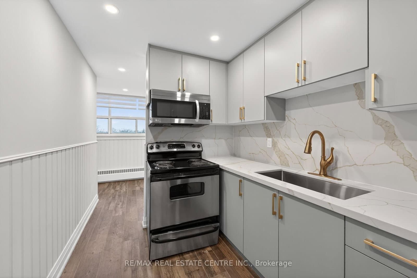 212 Kerr Street, Unit 702 thumbnail 19