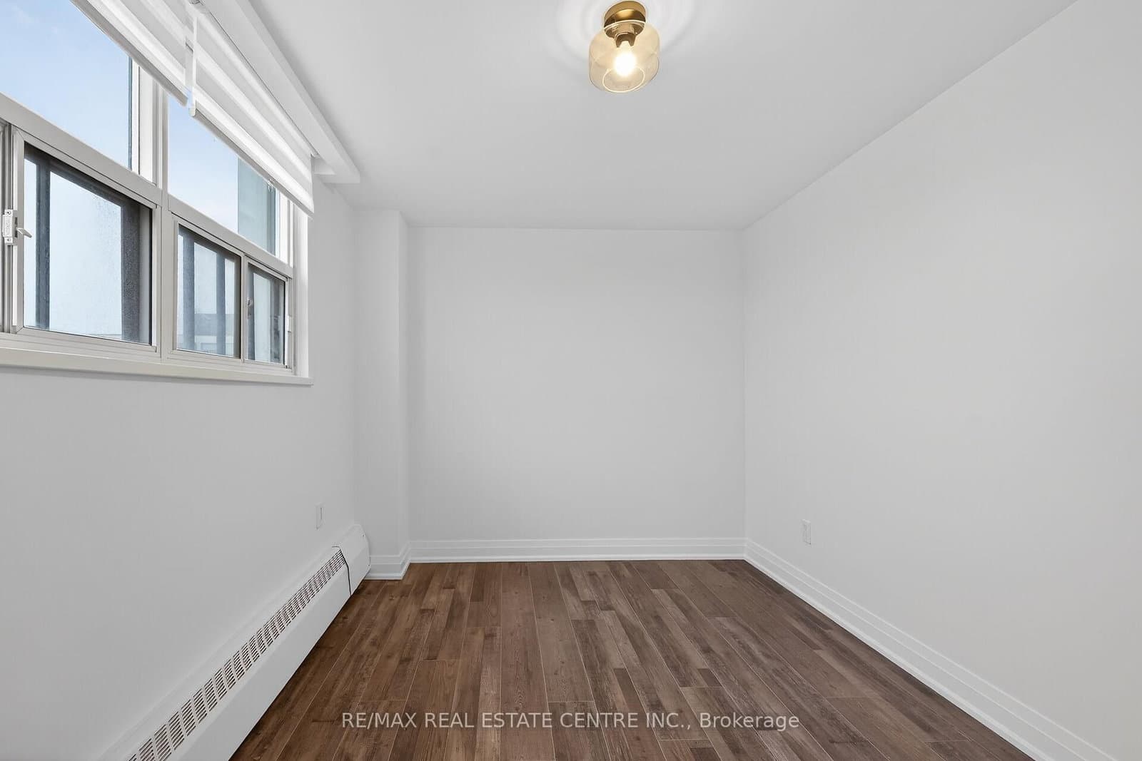 212 Kerr Street, Unit 702 thumbnail 23