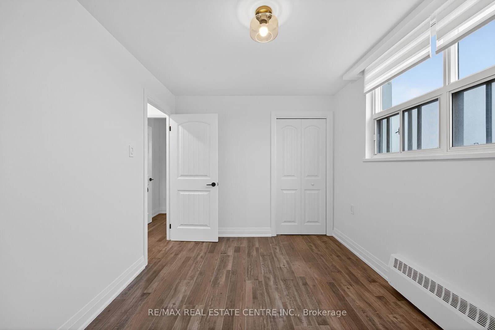 212 Kerr Street, Unit 702 thumbnail 24