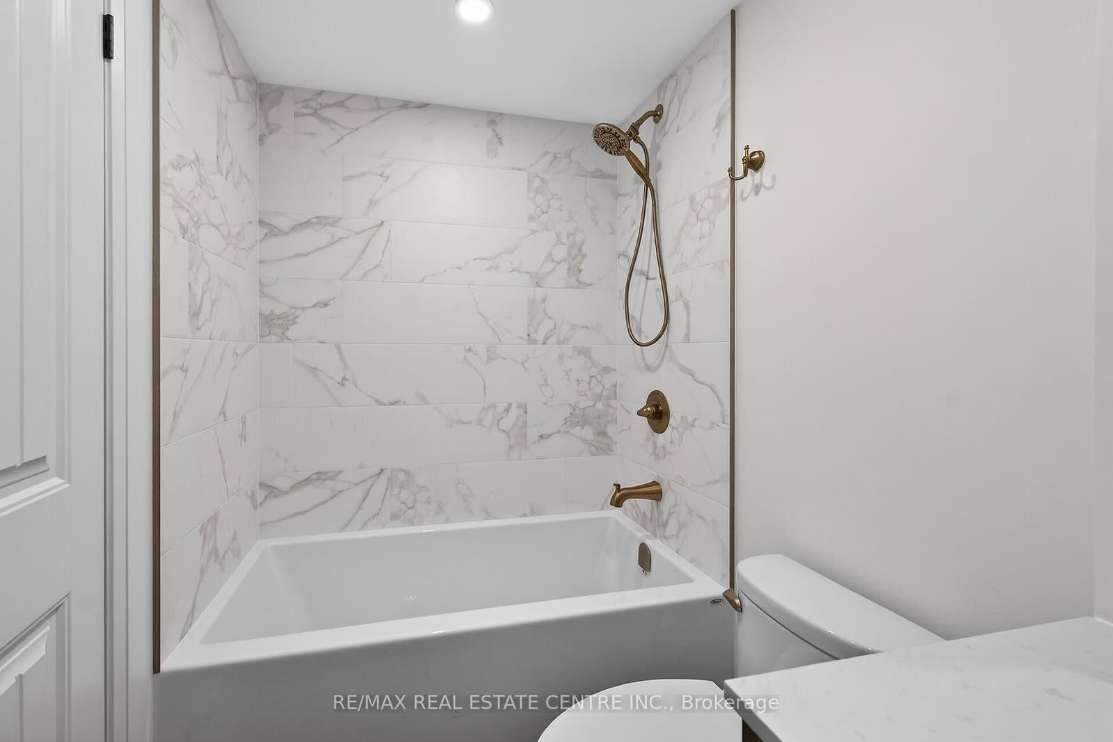 212 Kerr Street, Unit 702 thumbnail 26