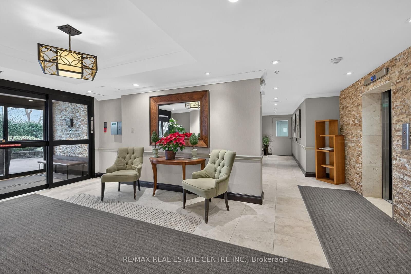 212 Kerr Street, Unit 702 thumbnail 30