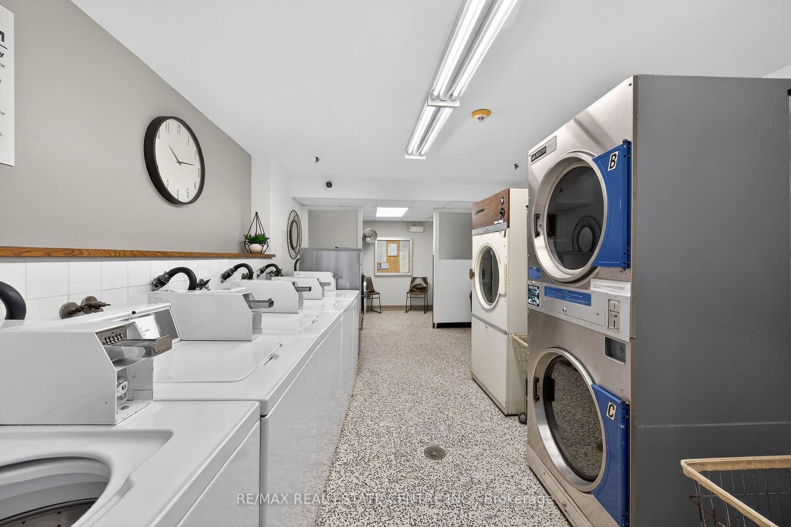 212 Kerr Street, Unit 702 thumbnail 34