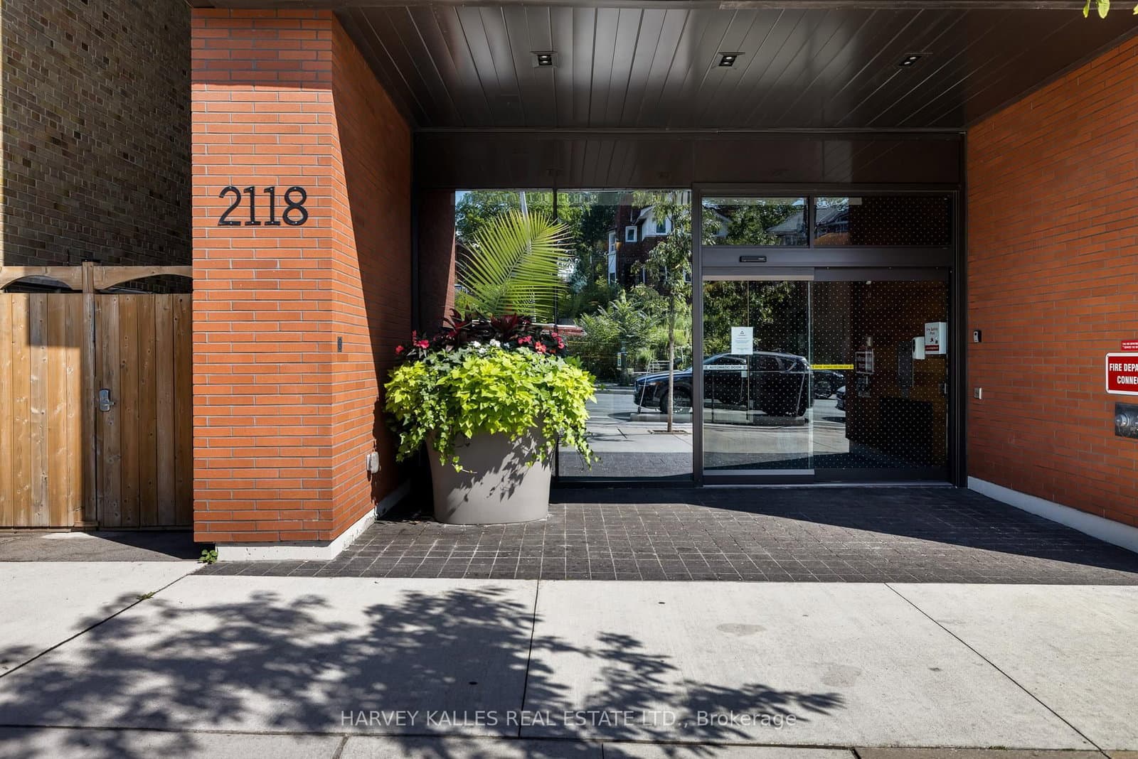 #407 - 2118 Bloor Street W