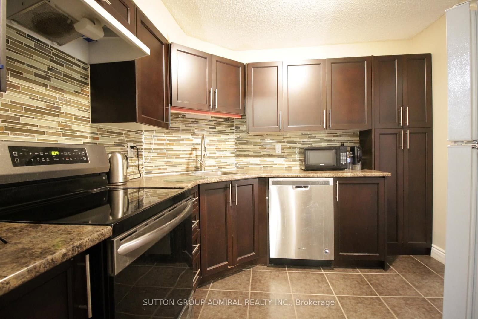 41 Markbrook Lane, Unit 610 thumbnail 16