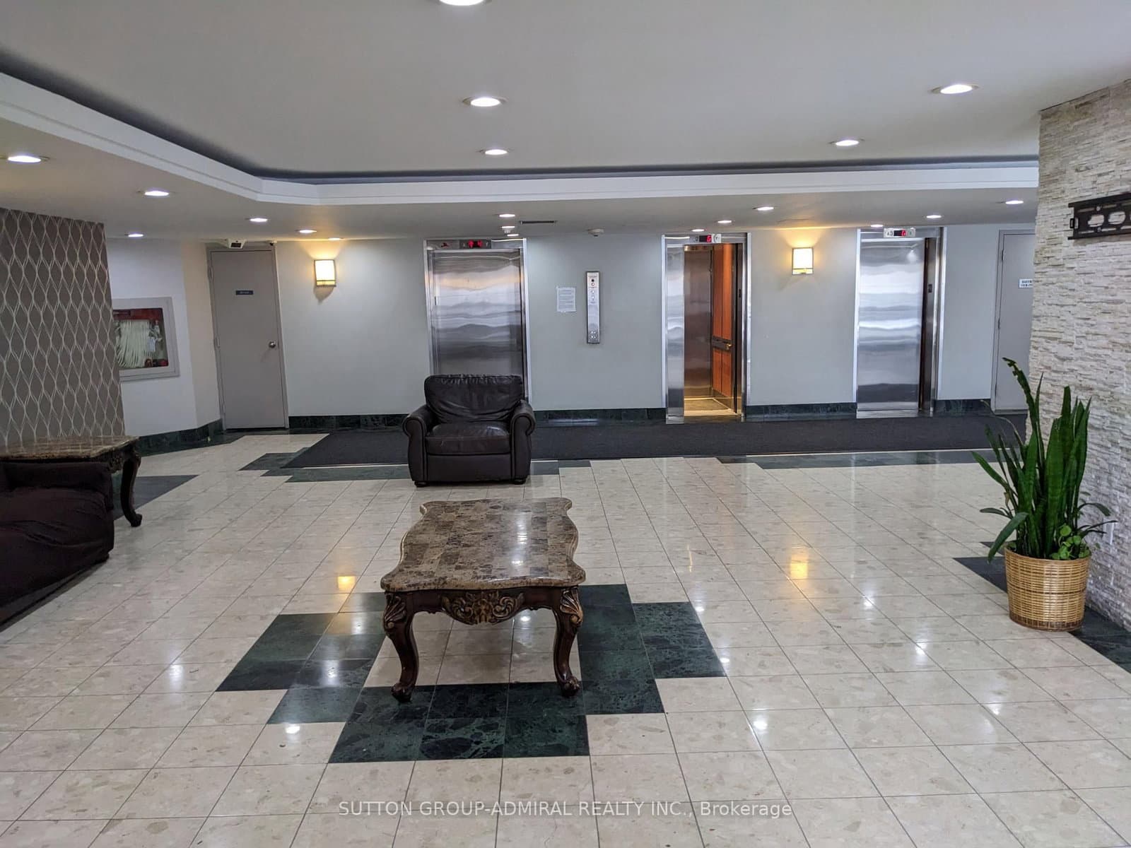 41 Markbrook Lane, Unit 610 thumbnail 2