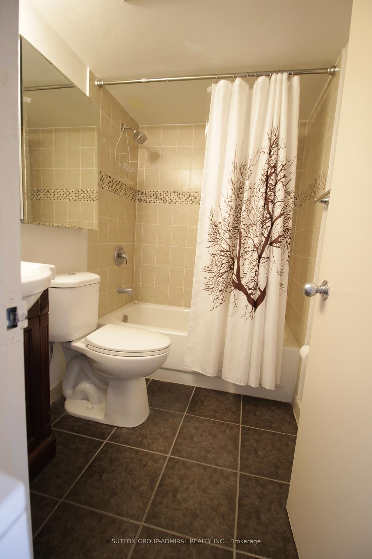 41 Markbrook Lane, Unit 610 thumbnail 7