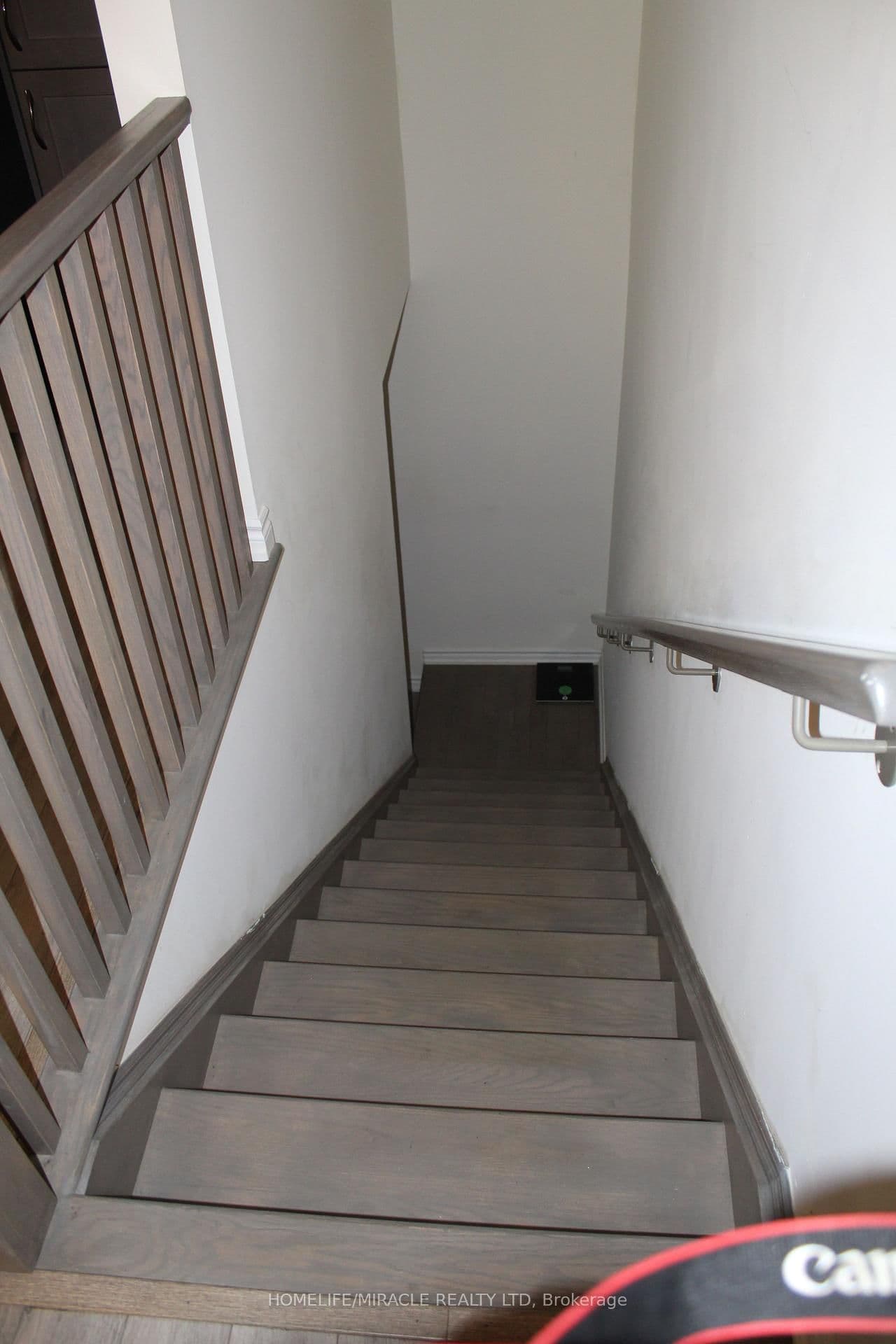 240 Lagerfeld Drive, Unit 5 thumbnail 11