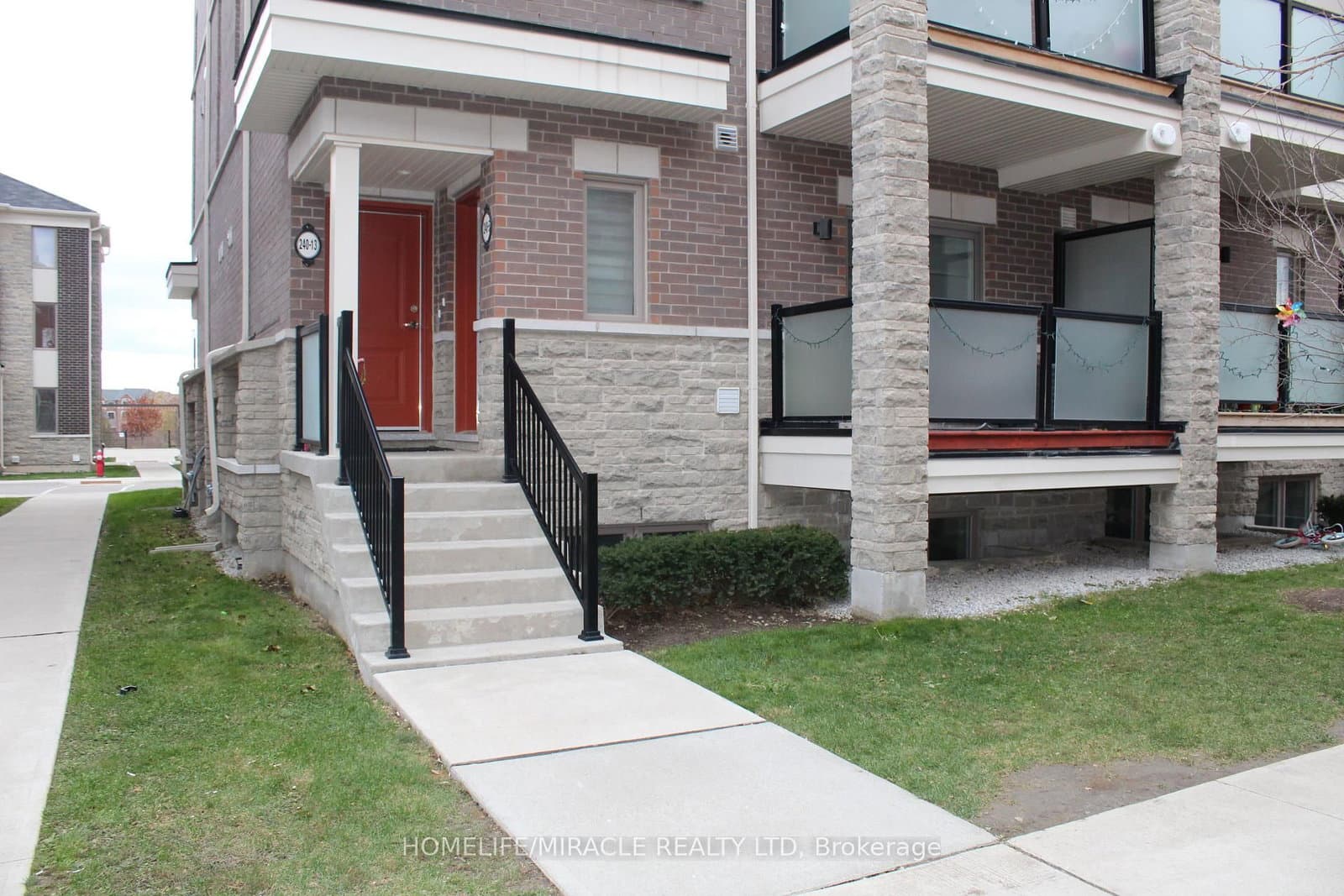 240 Lagerfeld Drive, Unit 5 thumbnail 2