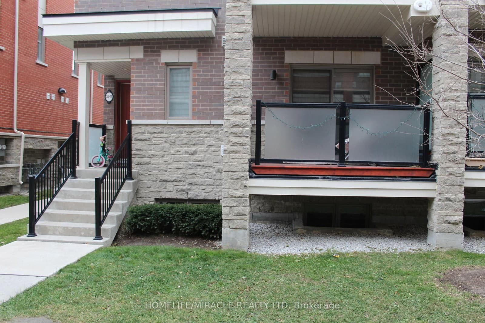 240 Lagerfeld Drive, Unit 5 thumbnail 3