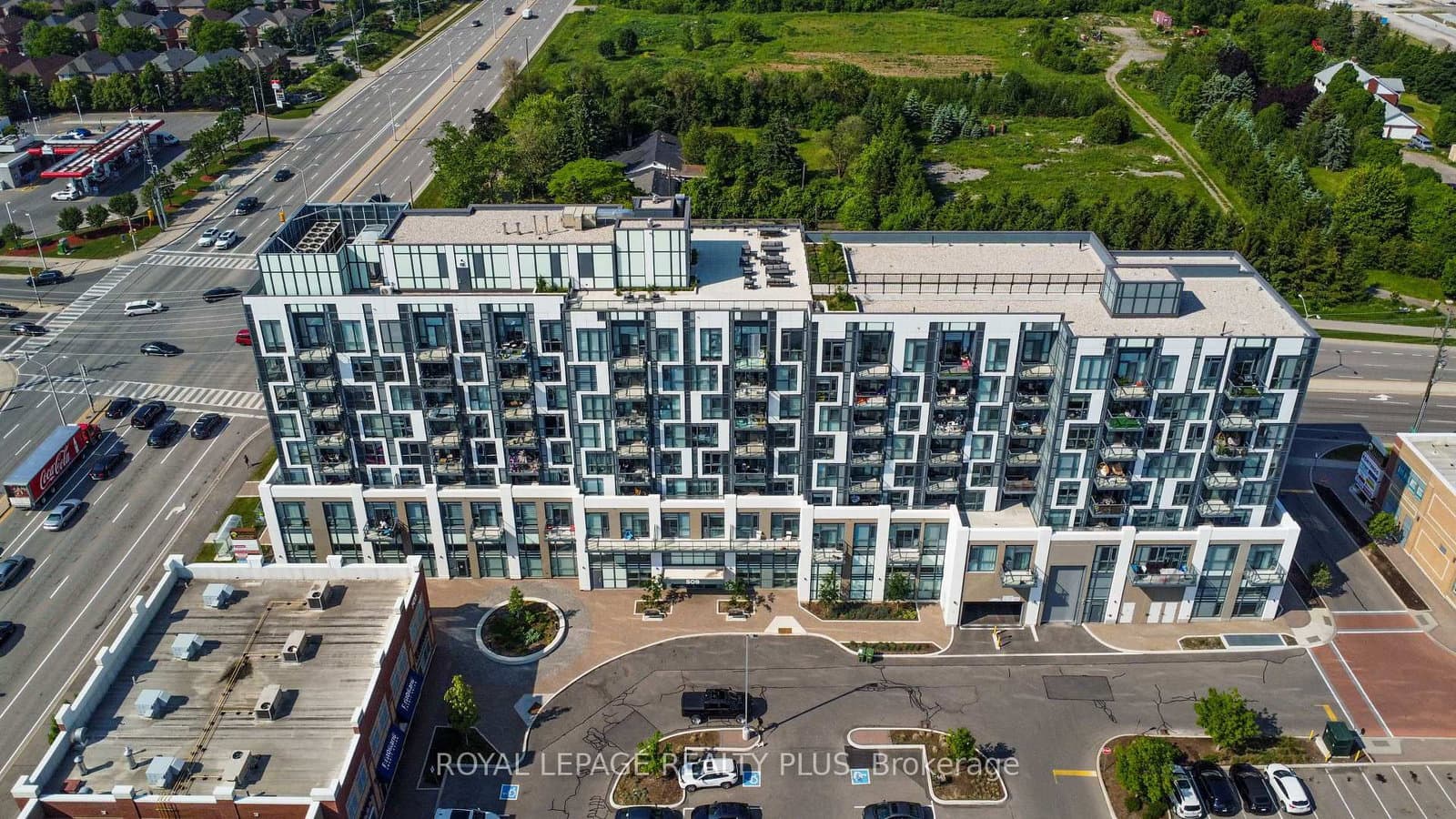 #701 - 509 Dundas Street W