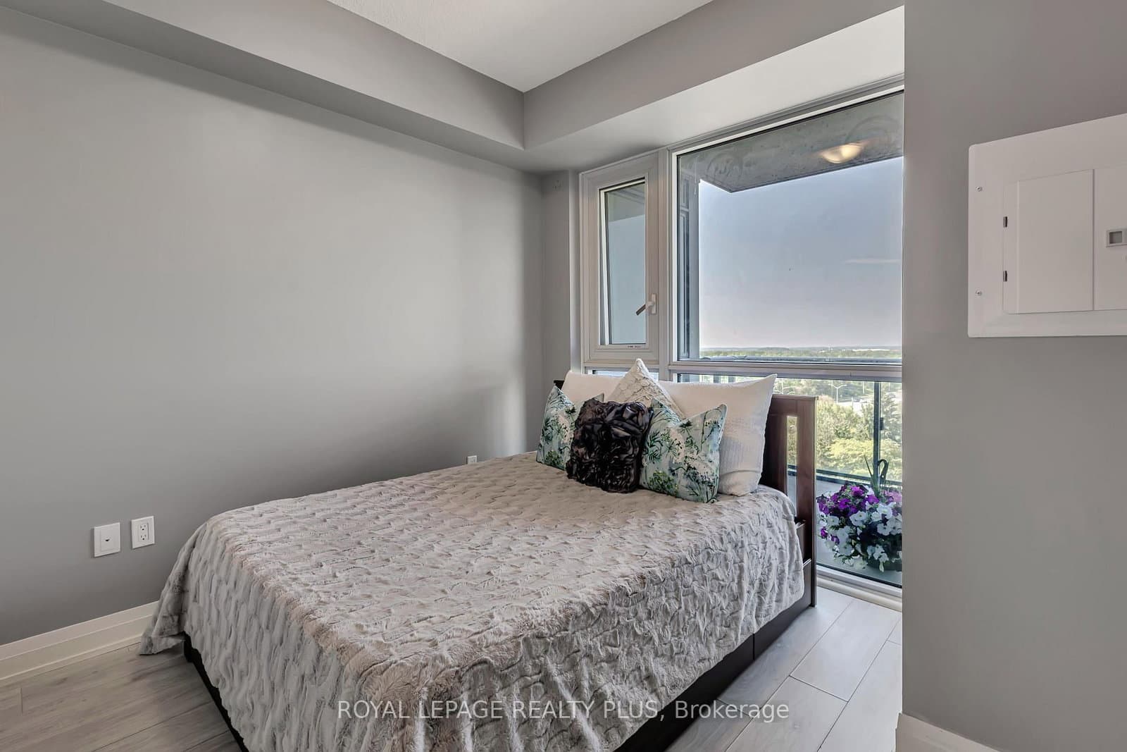 509 Dundas Street W, Unit 701 thumbnail 11