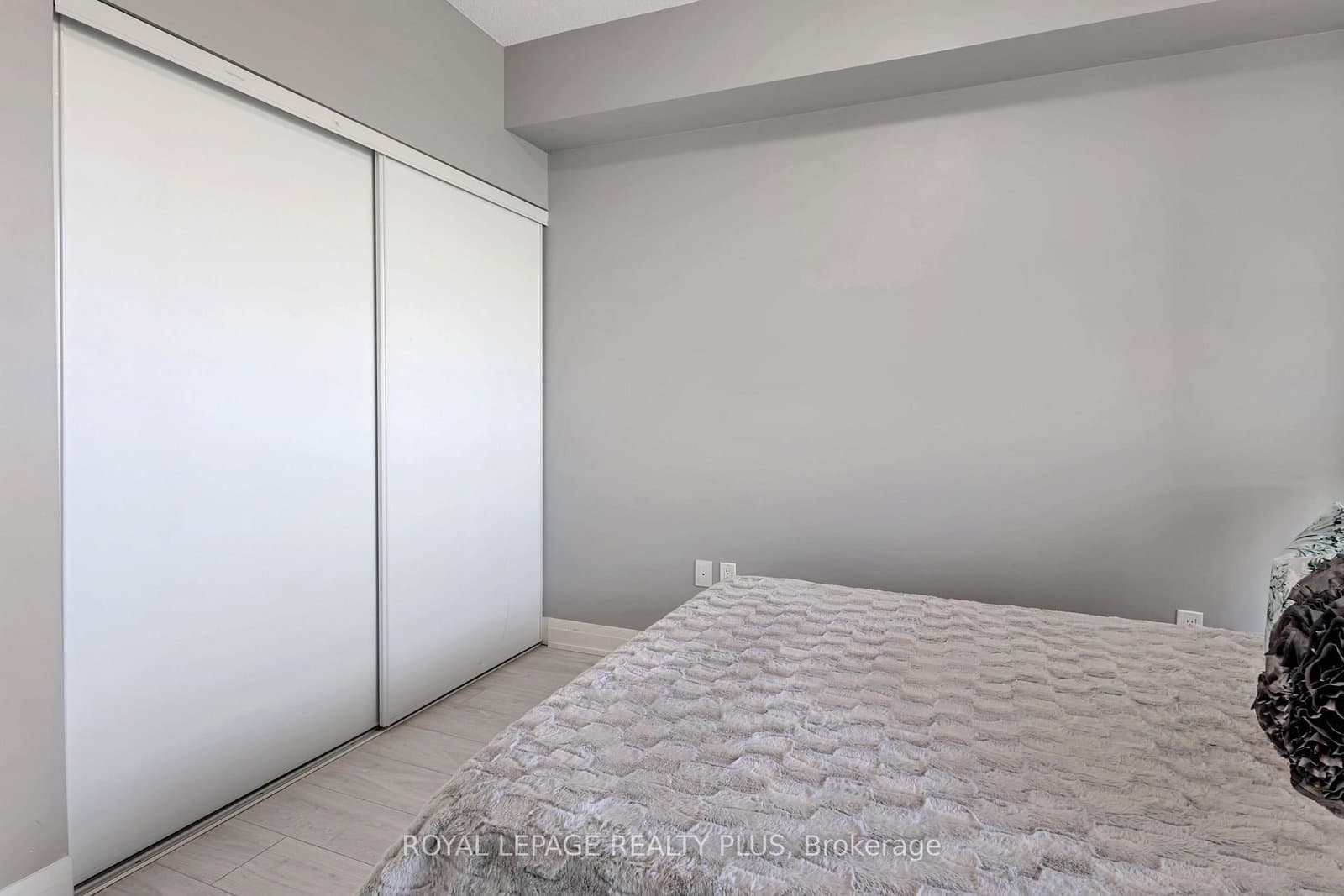 509 Dundas Street W, Unit 701 thumbnail 13