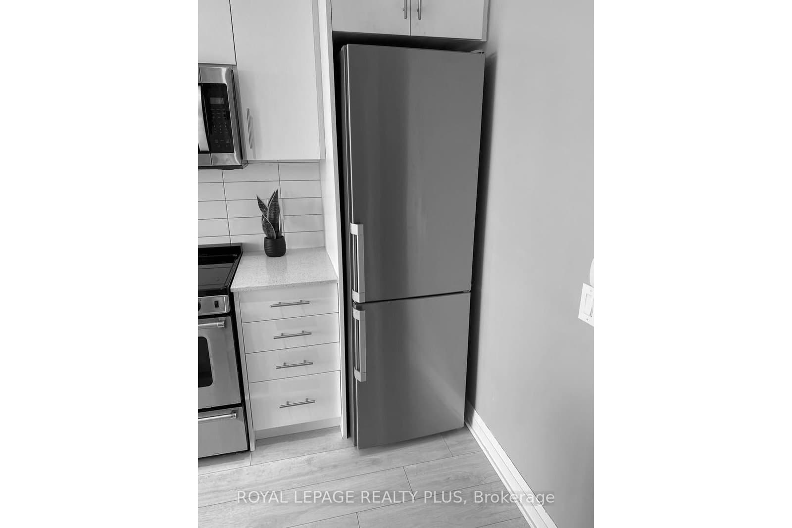 509 Dundas Street W, Unit 701 thumbnail 18
