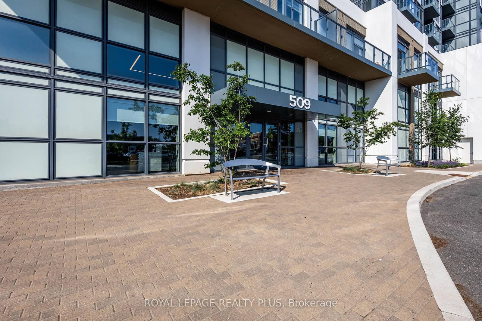 509 Dundas Street W, Unit 701 thumbnail 28