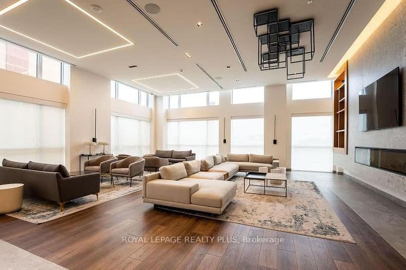 509 Dundas Street W, Unit 701 thumbnail 37