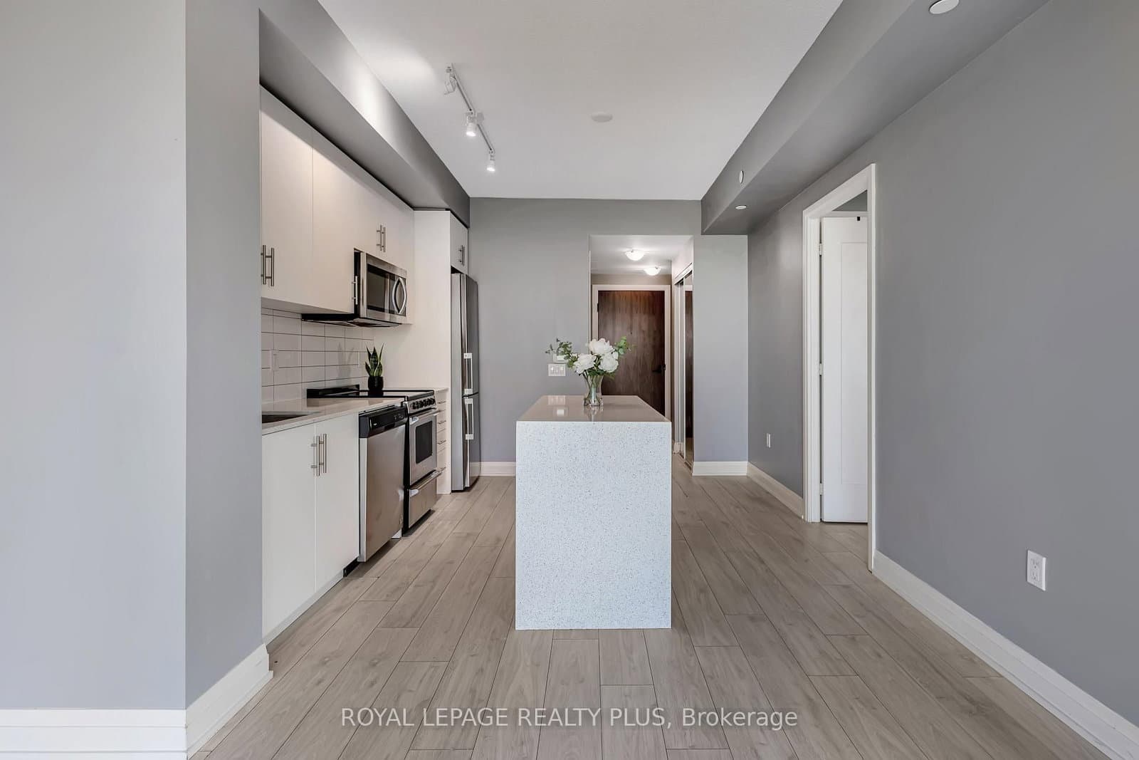 509 Dundas Street W, Unit 701 thumbnail 5
