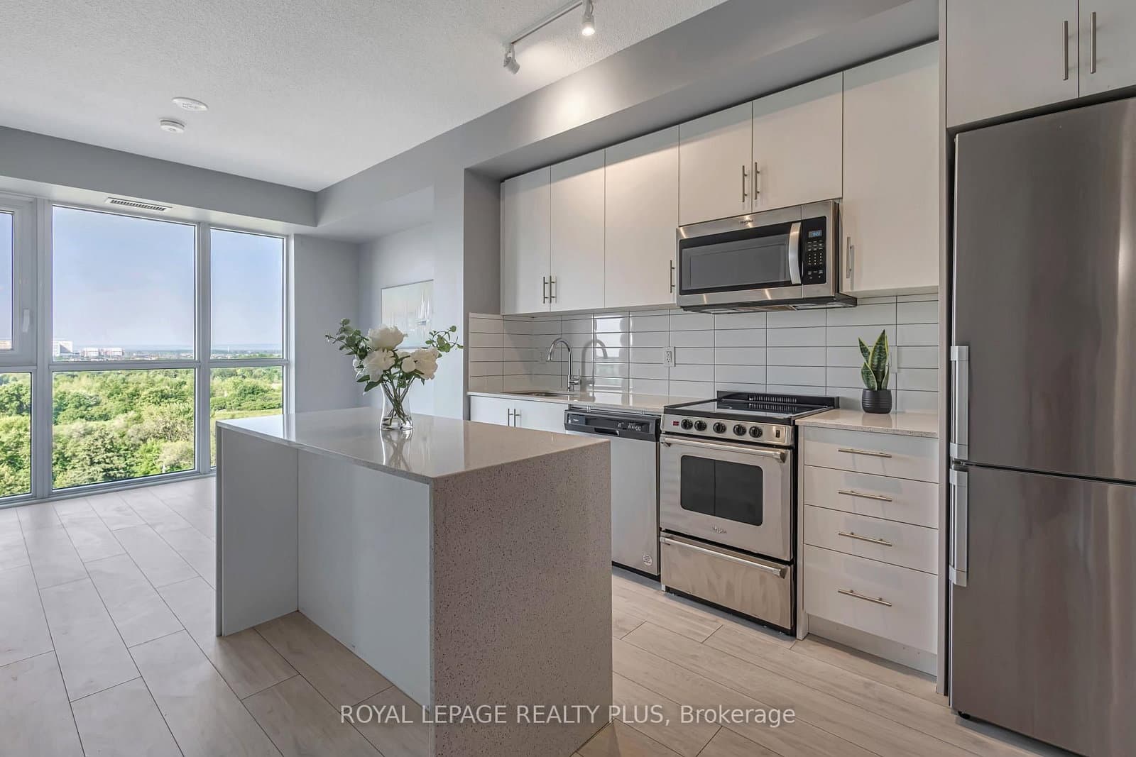 509 Dundas Street W, Unit 701 thumbnail 8