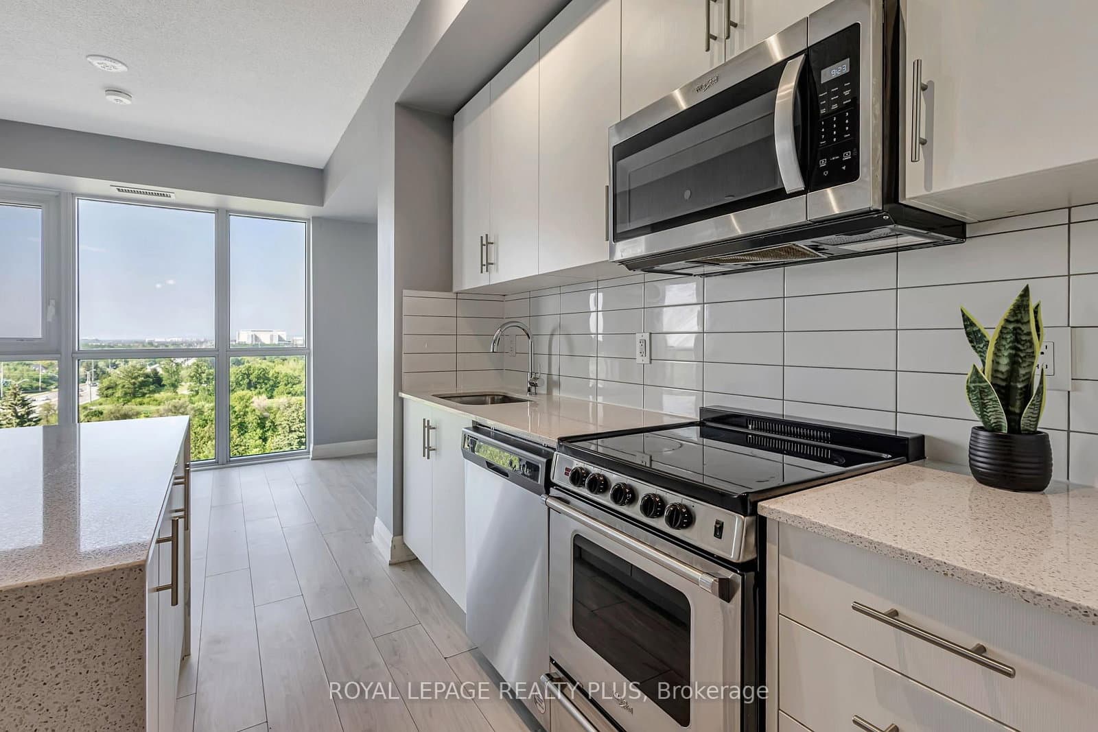 509 Dundas Street W, Unit 701 thumbnail 9