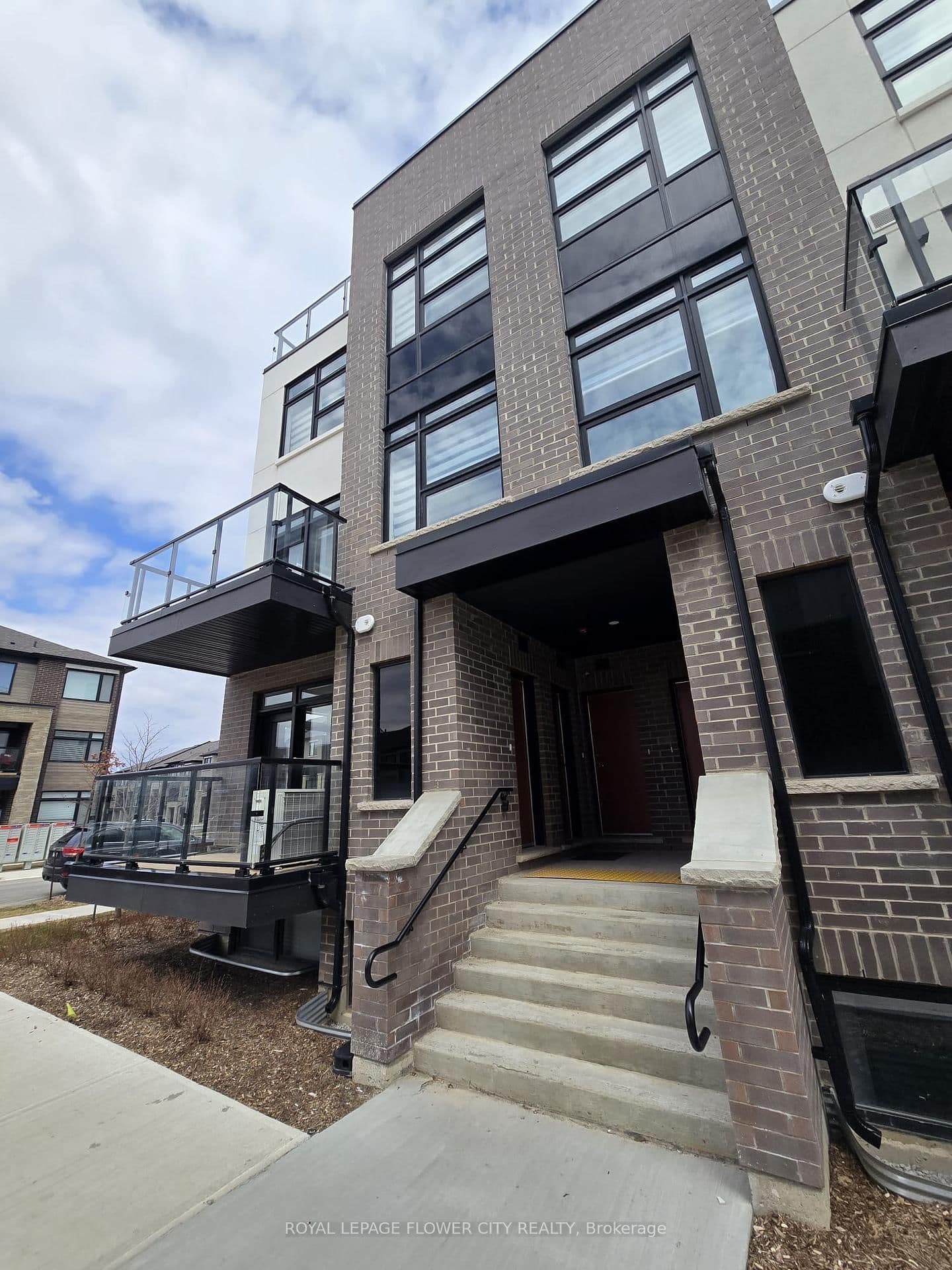 1573 Rose Way, Unit 101 thumbnail 2