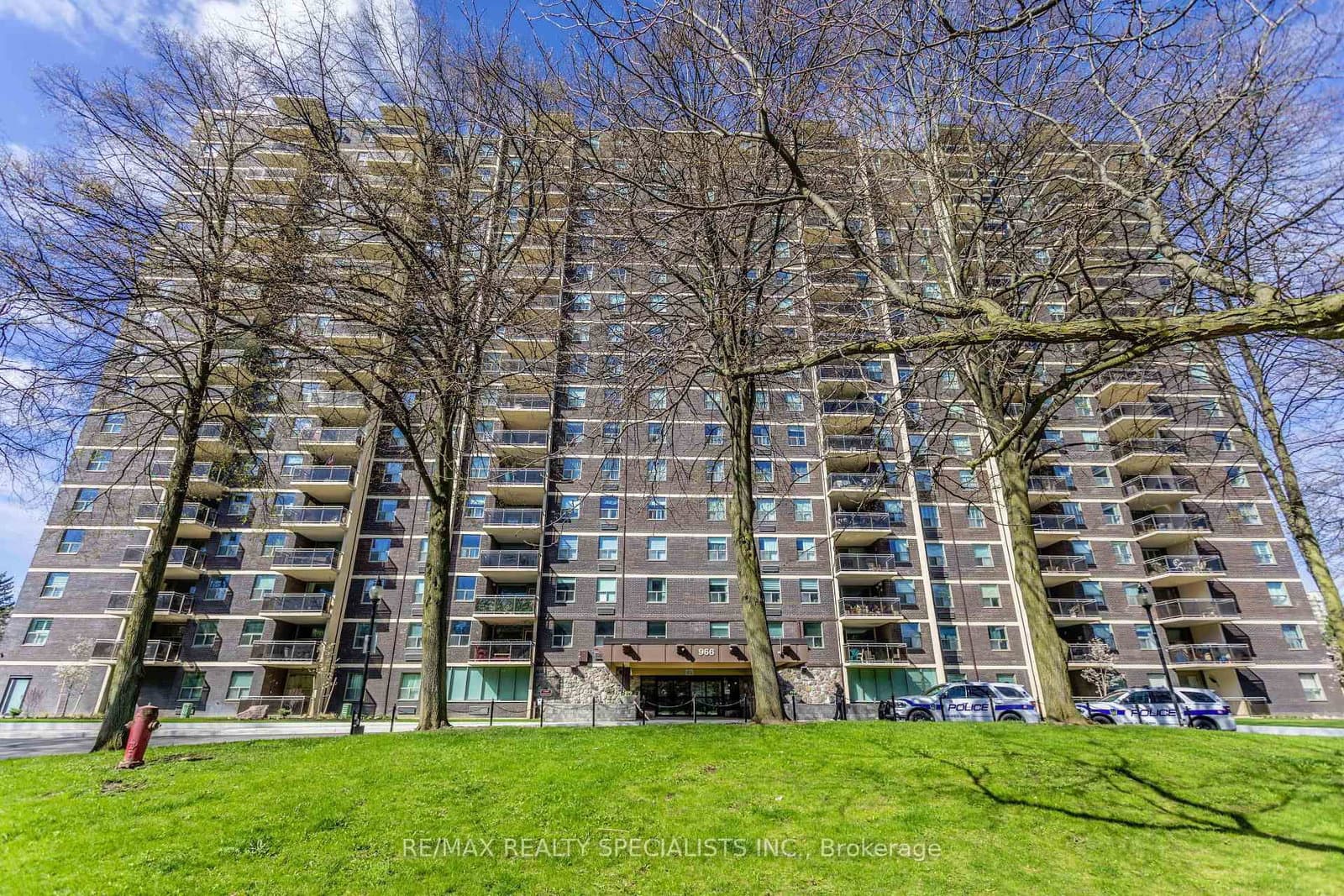 #402 - 966 Inverhouse Drive