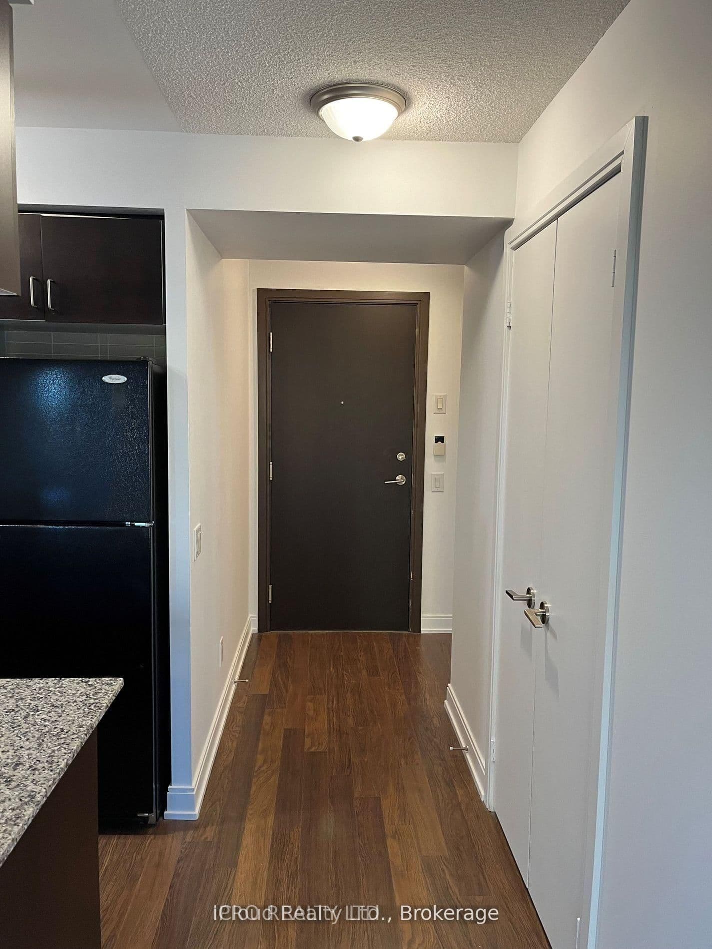 #1047 - 25 Viking Lane