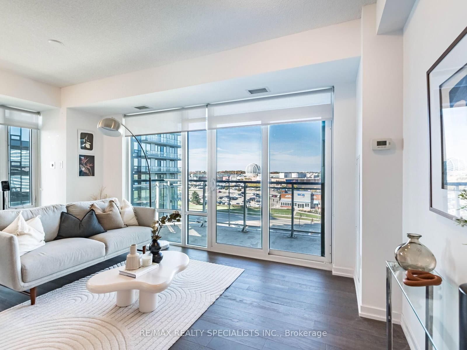 #610 - 2560 Eglinton Avenue W