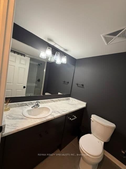 70 BAYCLIFFE Crescent, Unit 203 thumbnail 11