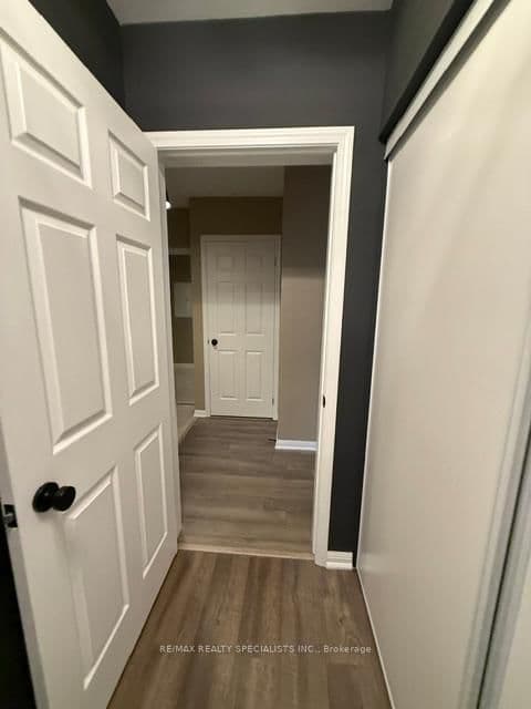 70 BAYCLIFFE Crescent, Unit 203 thumbnail 14