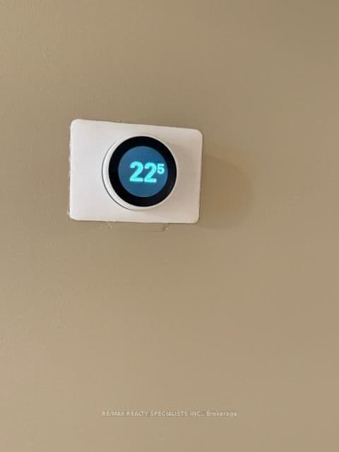 70 BAYCLIFFE Crescent, Unit 203 thumbnail 16