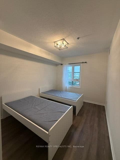 70 BAYCLIFFE Crescent, Unit 203 thumbnail 17