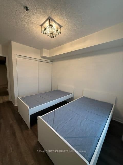 70 BAYCLIFFE Crescent, Unit 203 thumbnail 18